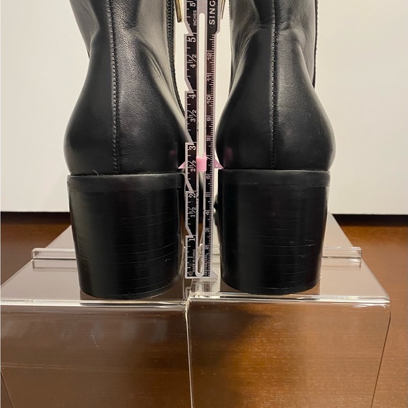 Vince Camuto Black Leather Ankle Boots  SIZE 8 *EXCELLENT PREOWNED CONDITION* - Picture 5 of 6